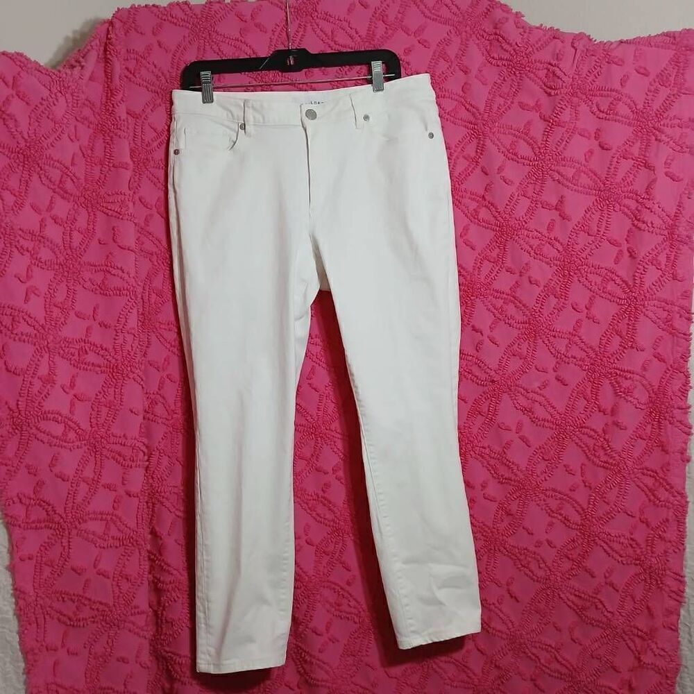 LOFT White Curvy Skinny Jeans Size 31/12